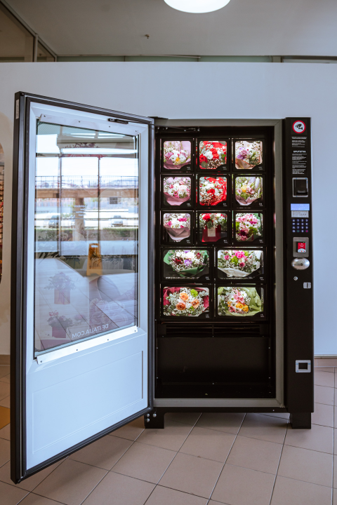 FOTO Šibenik dobio cvjetomat: Buketi iz cvjećarnice Viola dostupni 24 sata dnevno!