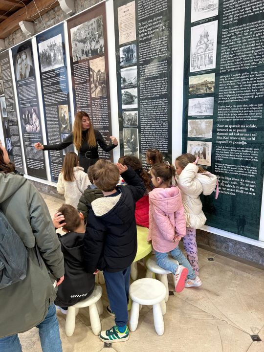 Šibenski mališani u Muzeju saznali kako su naši stari živjeli prije 100 godina