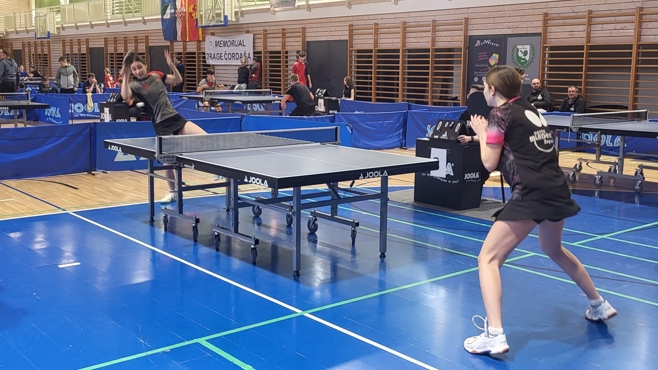FOTO Dva druga mjesta za šibenske stolnotenisačice u Donjoj Stubici