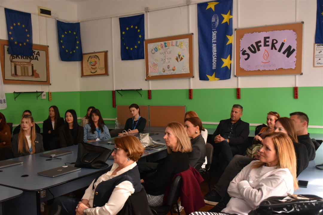 Župan Rakić posjetio Ekonomsku školu: 'Neka vam ovakvi projekti budu motiv za daljnji razvoj i napredak'