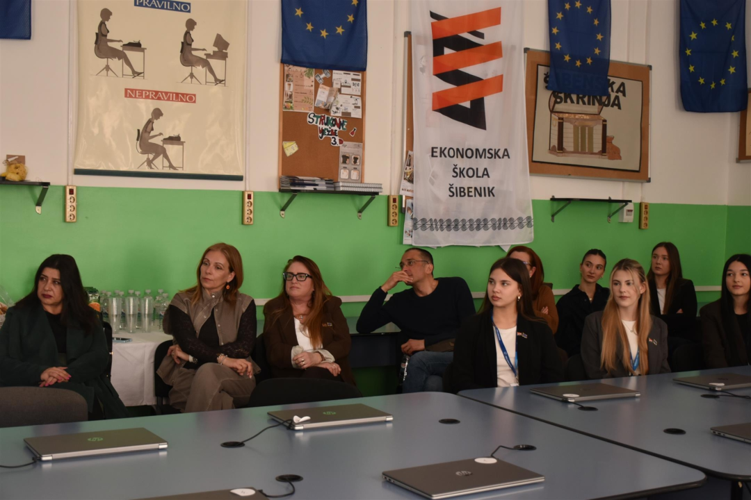 Župan Rakić posjetio Ekonomsku školu: 'Neka vam ovakvi projekti budu motiv za daljnji razvoj i napredak'