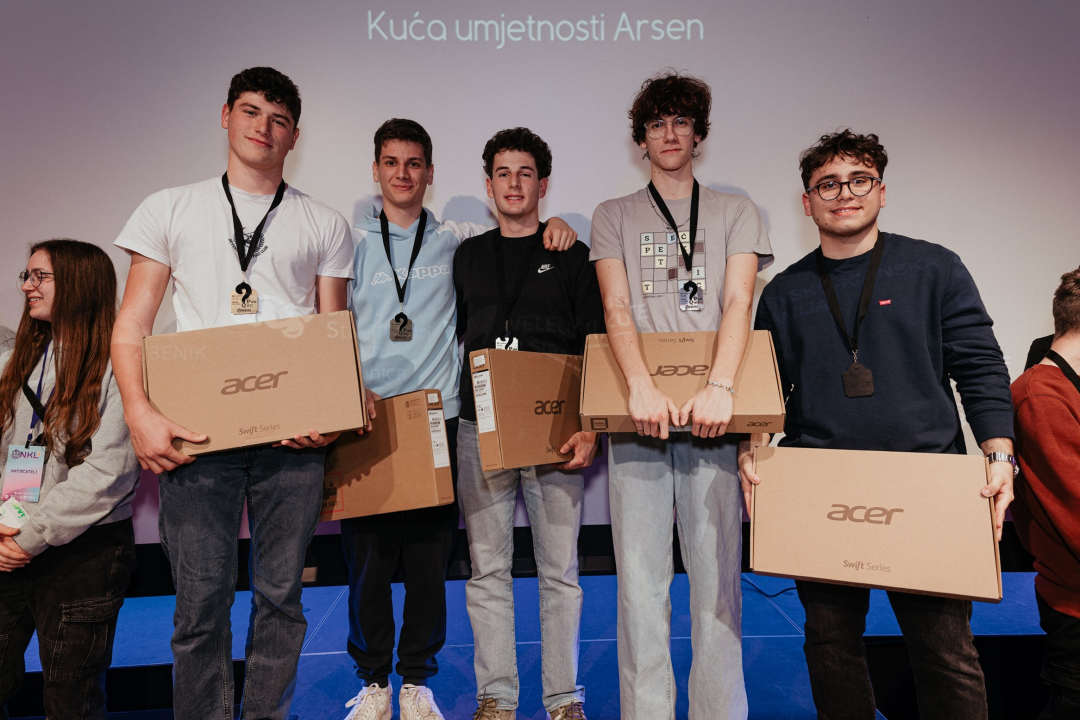 Morana Zibar gostovala na finalu NKL-a: Zadrani odnijeli pobjedu, pet laptopa i pehar, šibenska ekipa deveta