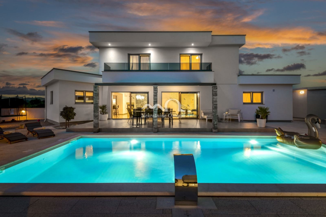 Izbori ekskluzivnih vila s Njuškala u okolici Šibenika