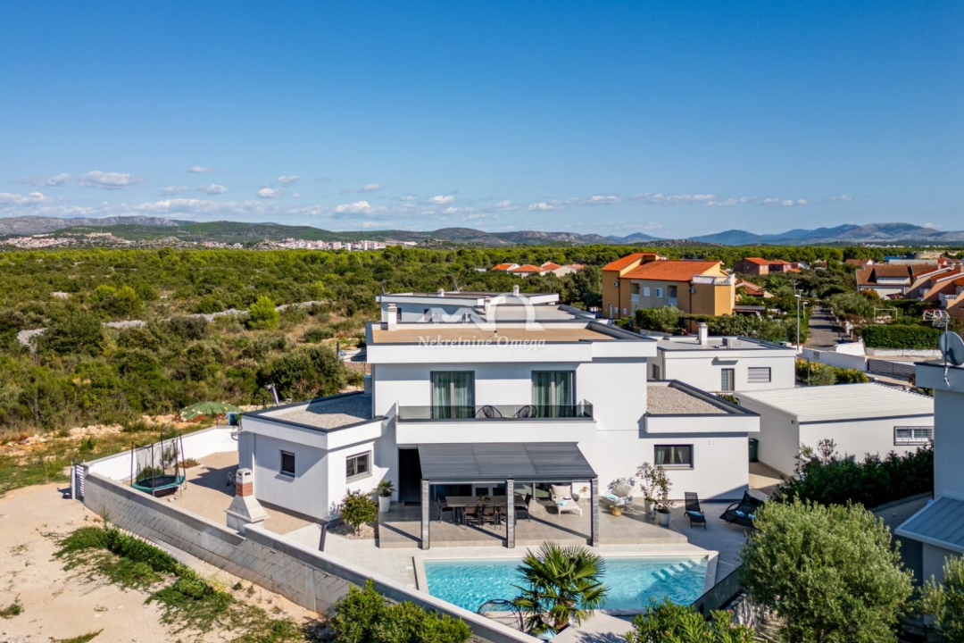 Izbori ekskluzivnih vila s Njuškala u okolici Šibenika