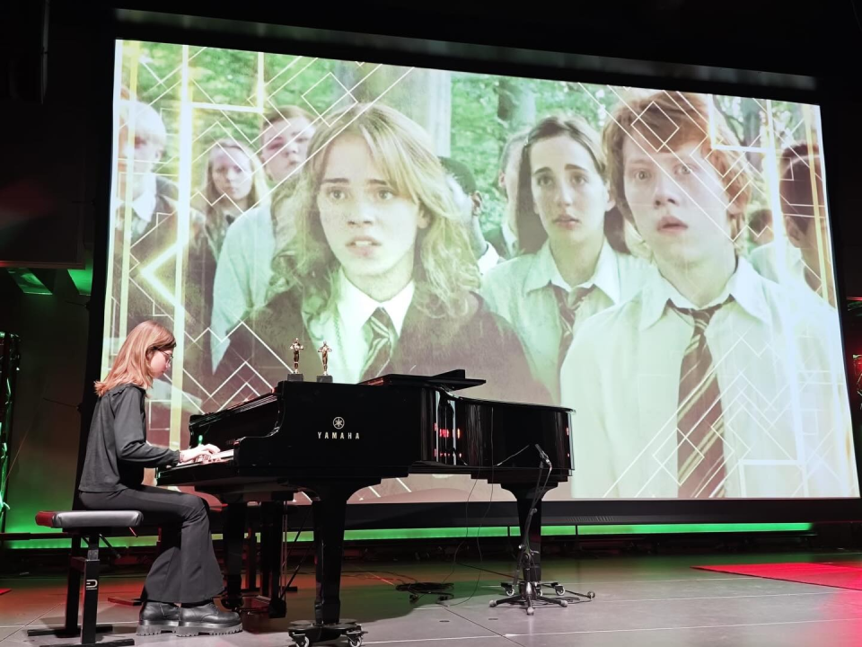 Učenici šibenske glazbene škole koncertom donijeli Hollywood u Arsen