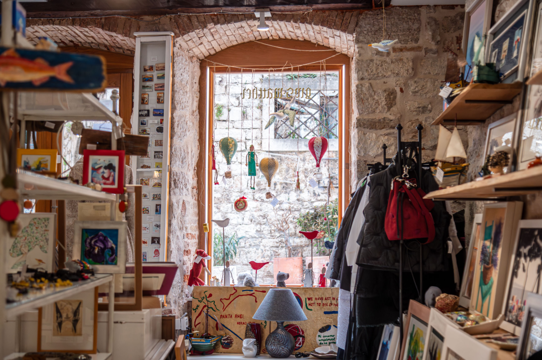 FOTO Proljeće u zraku, a novi komadi i popusti u Galeriji Juraj Dalmatinac!