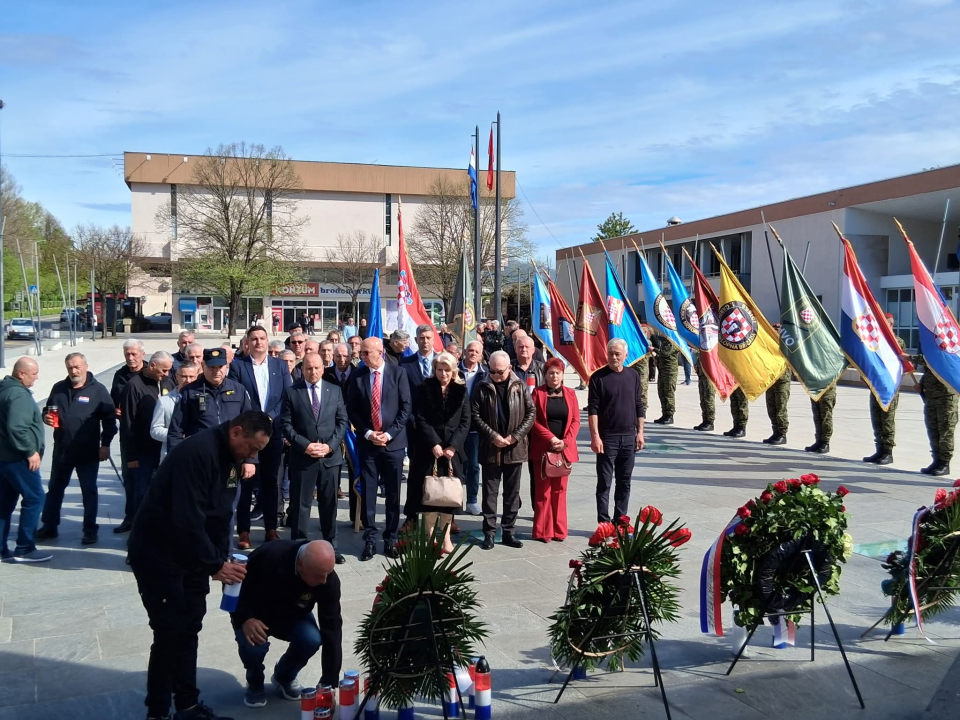 Knin obilježio 34 godine od osnutka HVO-a i žrtvu njegovih pripadnika