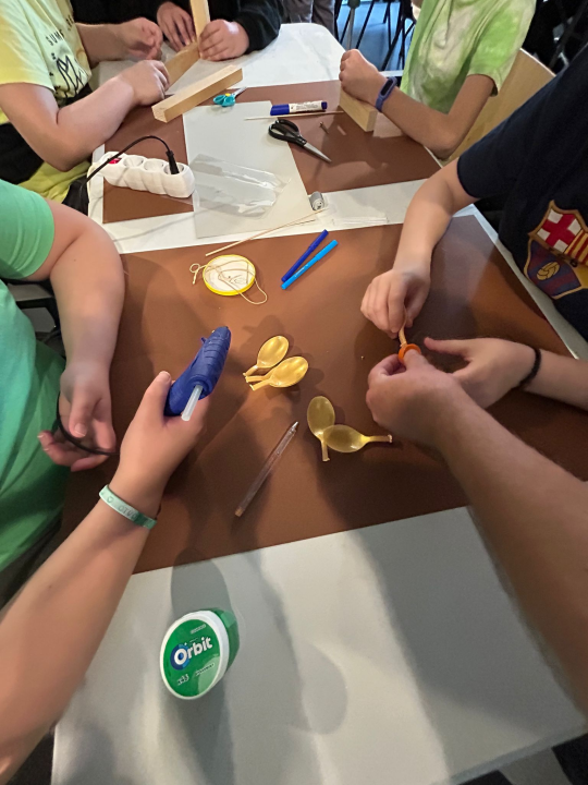 Školarci iz Oklaja istraživali kako nastaje električna energija na Krki