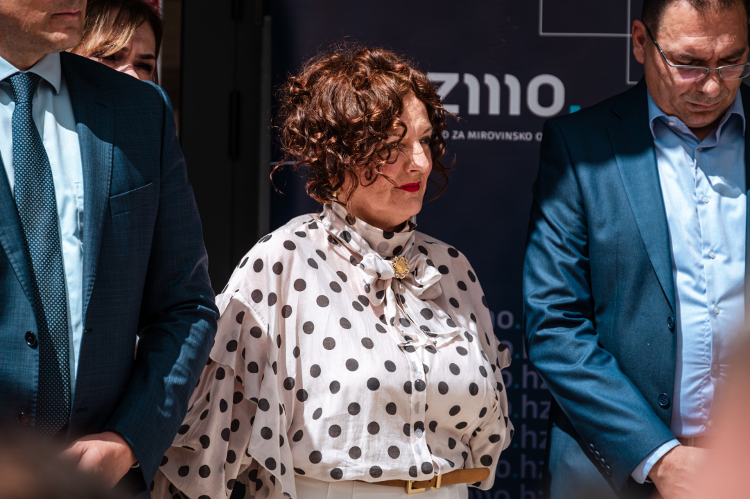 FOTO Burić i Rakić zadovoljni obnovljenom zgradom 'mirovinskog'. A građani? – 'Najviše se veselim liftu!'