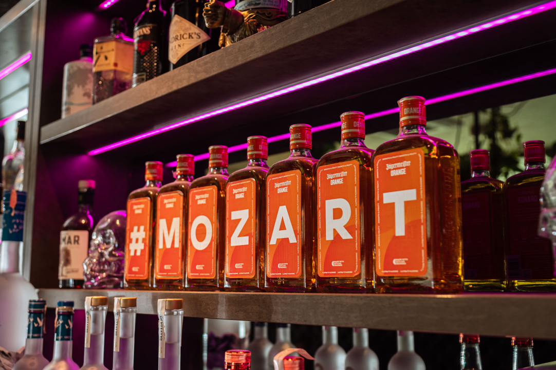 FOTO Mozart donosi zagaranitiranu zabavu uz poseban event u petak te popularnog Sandija u subotu! 