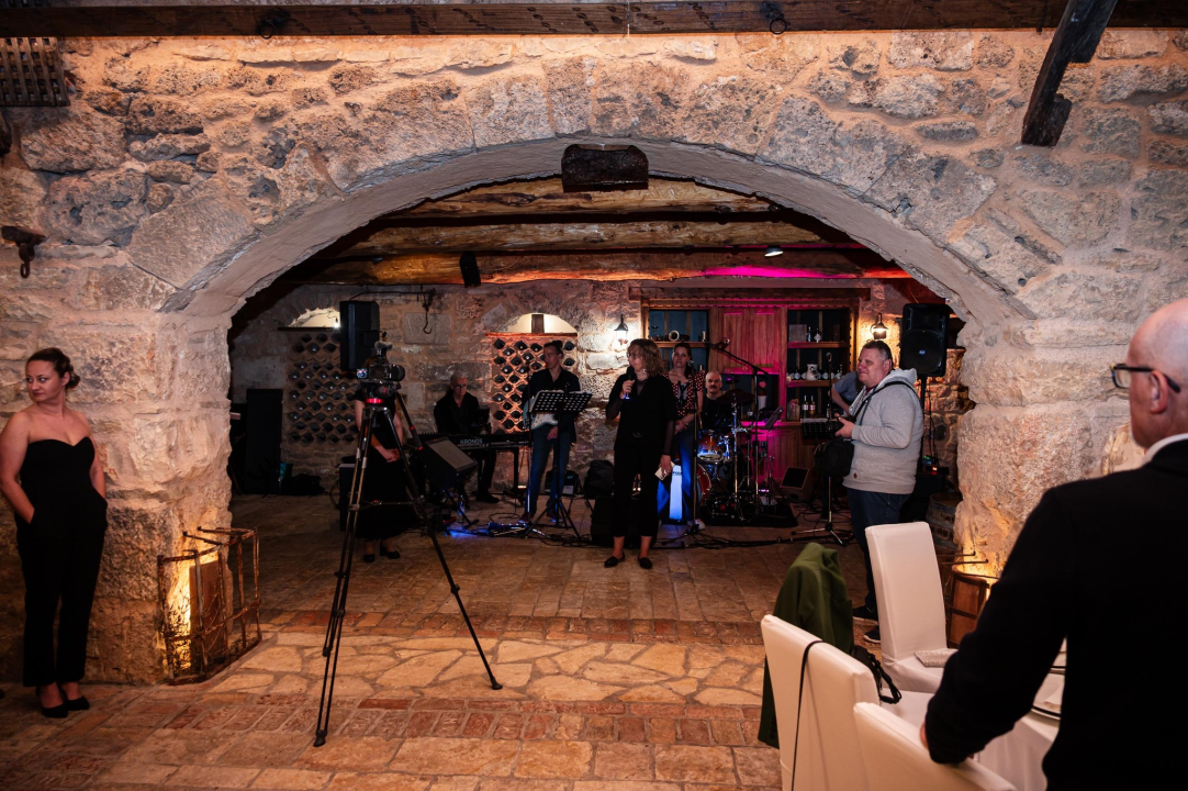 Maturalni ples učenika centra Šubićevac u znaku ljubavi