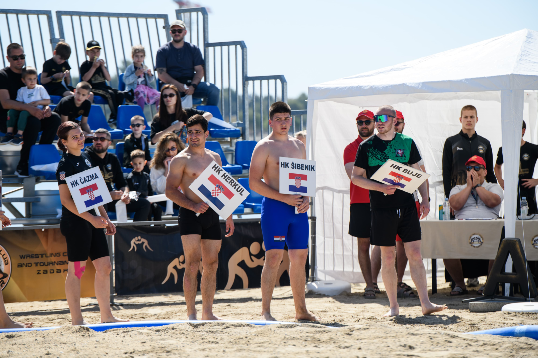 Šibenski hrvački donijeli hrpu medalja iz Zagreba i Zadra