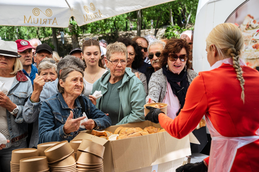 Podijeljeno 2000 porcija fažola i 1500 autohtonih i medonosnih sadnica u NP Krka