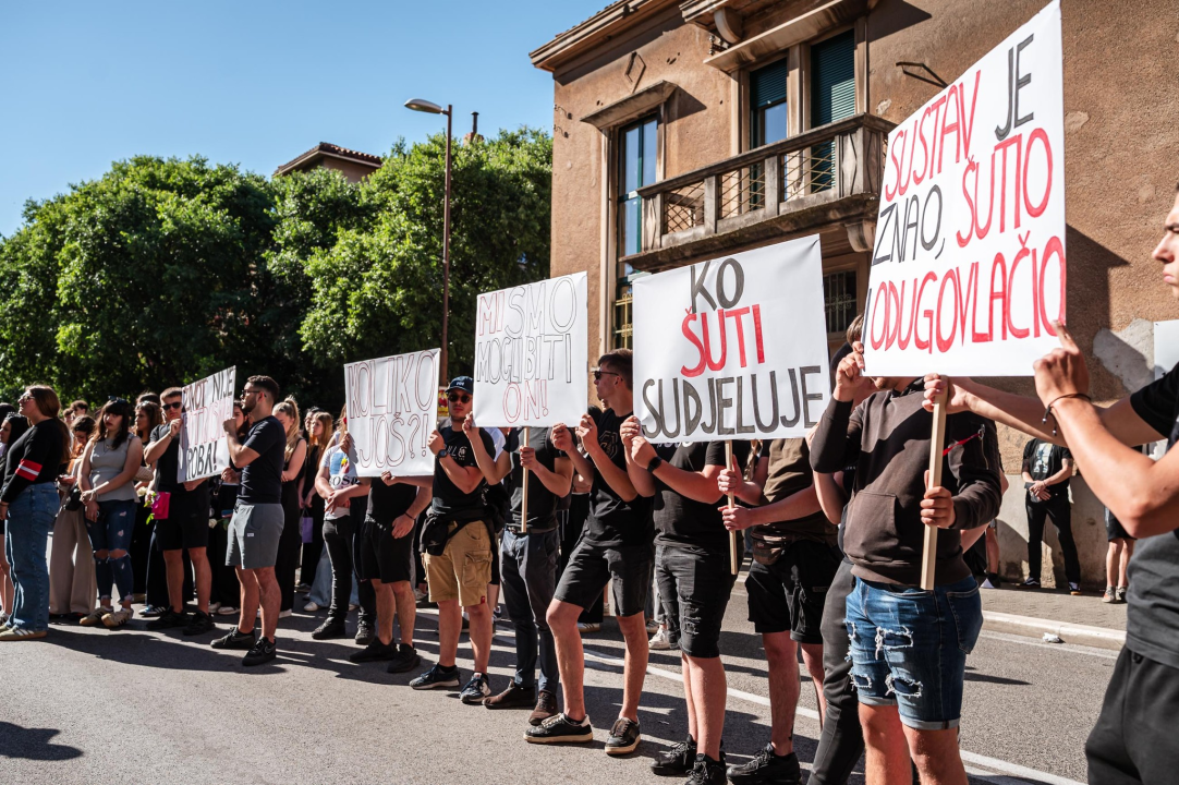 Maturanti na dan norijade odali počast Luki Milovcu: 'Zašto je trebalo doći do krvoprolića da se govori o promjenama?'
