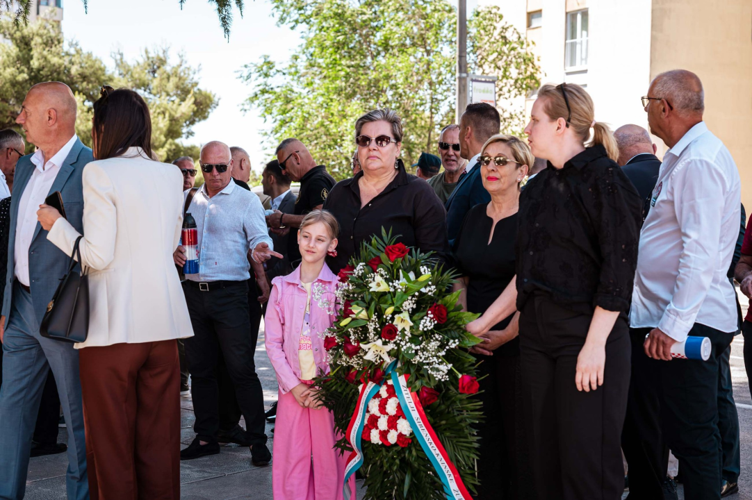 FOTO Ponos i suze na otvaranju šibenske Spomen-sobe hrvatskih branitelja: Imena ispisana u ovoj dvorani neka budu uzori našim mladima