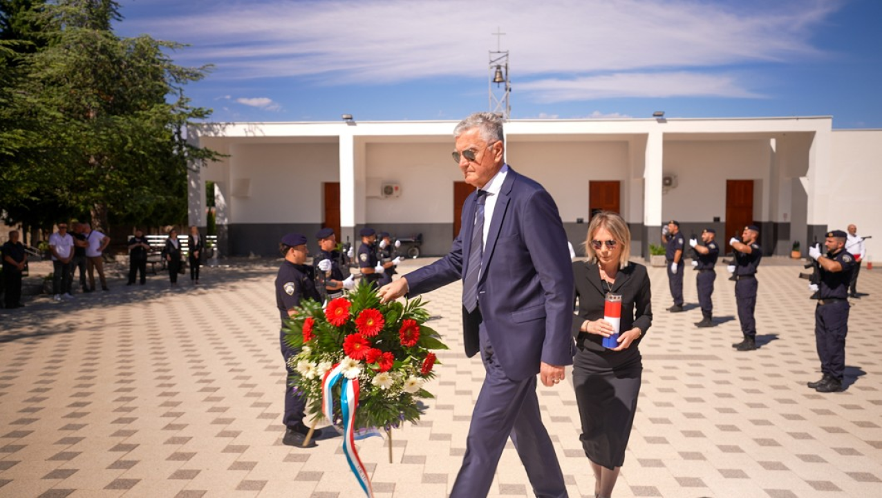 Uoči Dana državnosti na Kvanju položeni vijenci u znak sjećanja na žrtve 