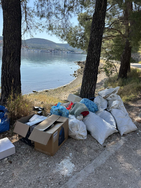 Smeće s pogledom na Šibenik: Volonteri vrijedno čiste, a otpad u uvali Dumboka opet se gomila