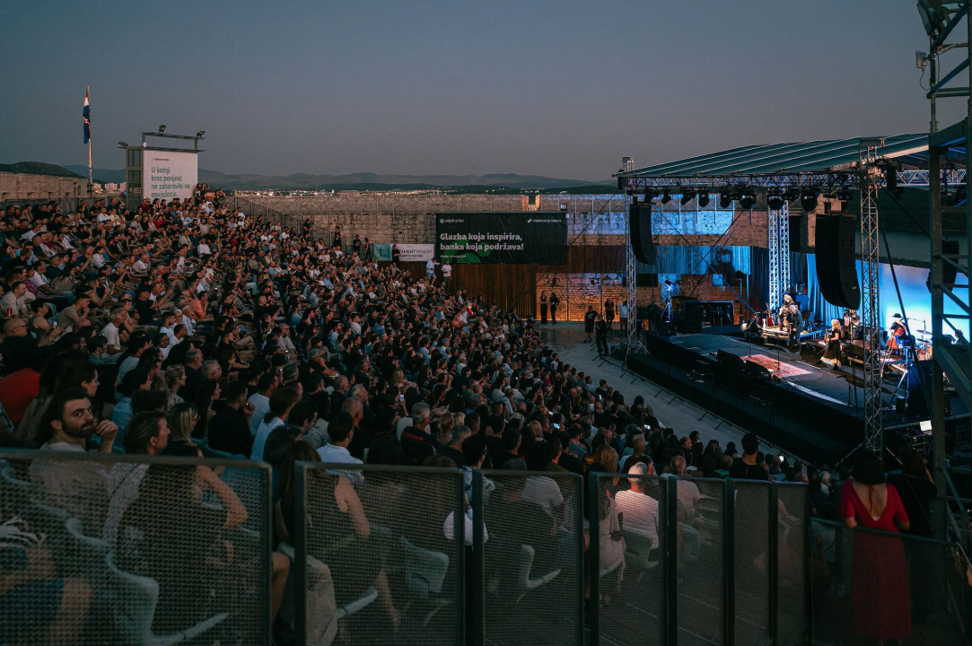 Robert Plant na prepunoj Tvrđavi sv. Mihovila bezvremenskim hitovima oduševio publiku