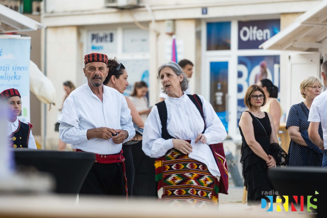 Festival drniškog merlota nastavlja se večeras: Vinari, delicije, Igor Cukrov i navijanje za Vatrene