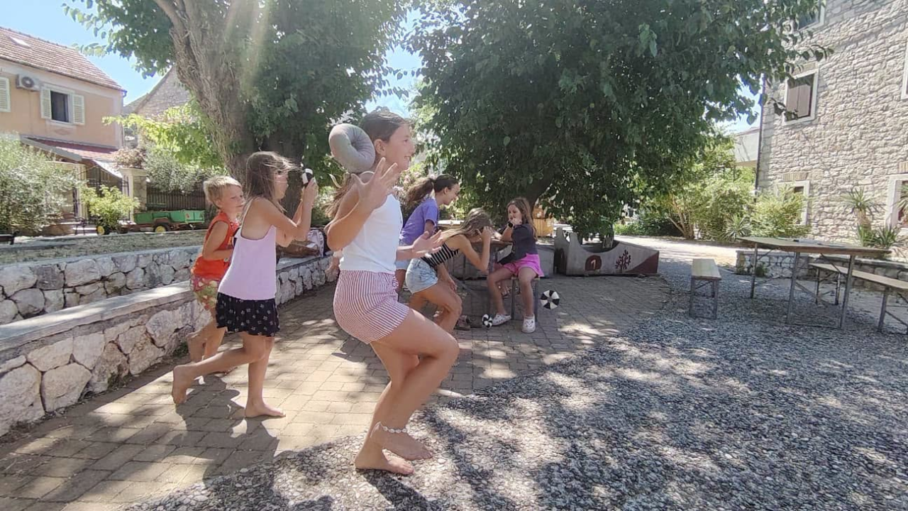 Radionica u sklopu 'Zlarinskog lita' djeci približila tradicijske običaje