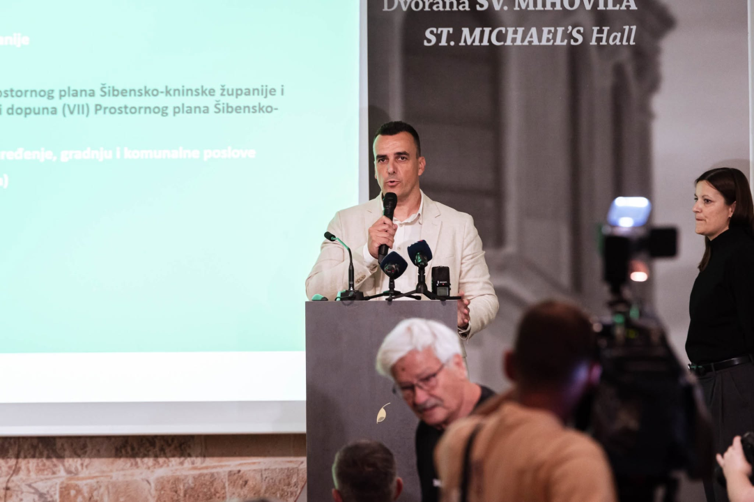 FOTO Mirno okupljanje, peticija, rasprava: Javna prezentacija županijskog prostornog plana izazvala nikad veći interes građana