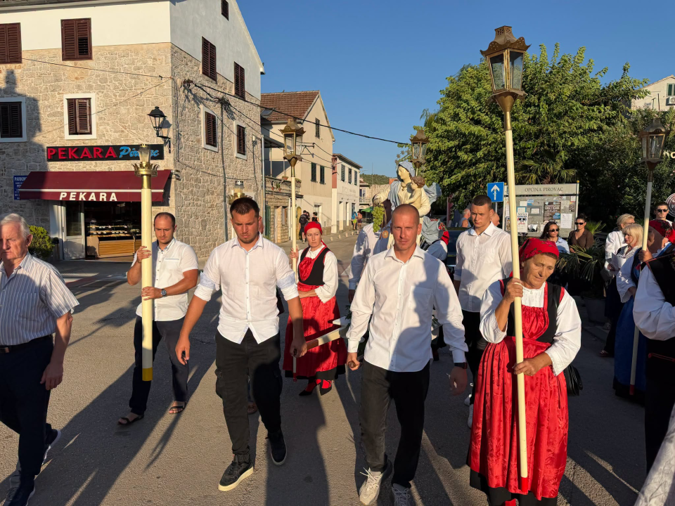 Župa Pirovac proslavila blagdan Gospe Karmelske