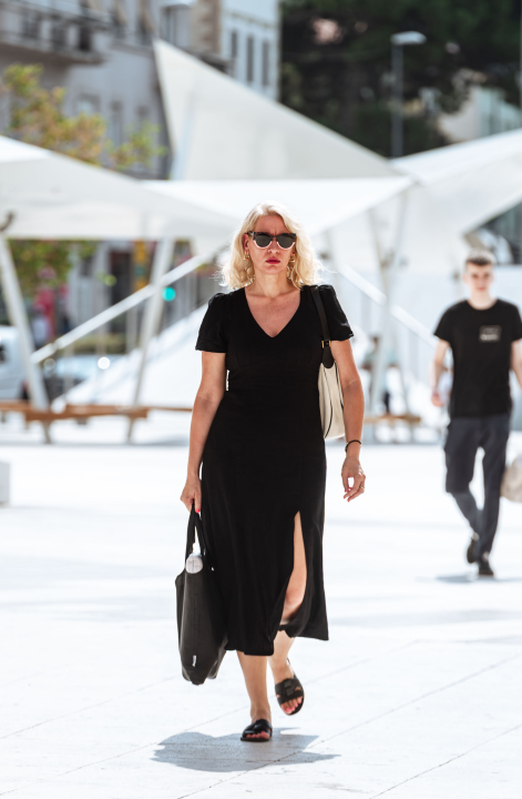 FOTO Minimalizam u prvom planu: Crno-bijeli outfiti oduševili na šibenskim ulicama