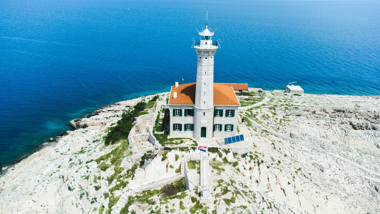 Jedan od simbola šibenskog arhipelaga: Priča o Blitvenici koji prkosi svim olujama
