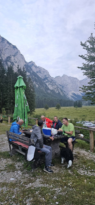 Drniški planinari popeli se na Triglav: 'Ne krijemo oduševljenje pogledima i prizorima koje nam pruža Triglav i Julijske Alpe'
