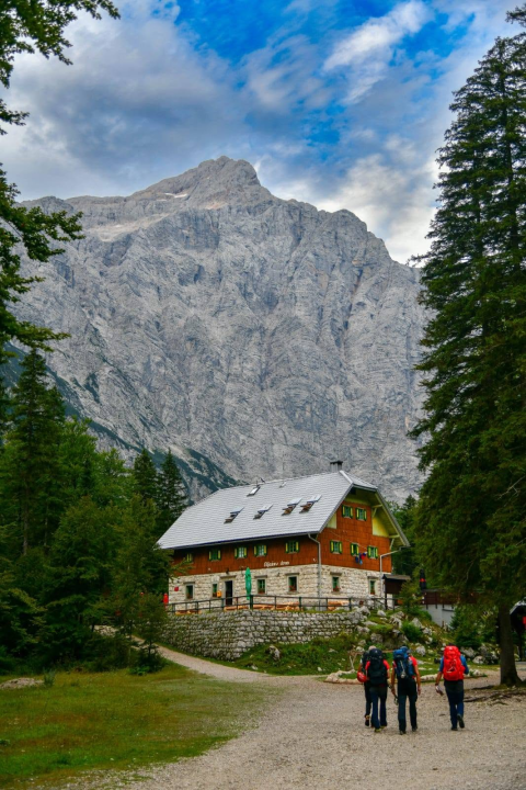 Drniški planinari popeli se na Triglav: 'Ne krijemo oduševljenje pogledima i prizorima koje nam pruža Triglav i Julijske Alpe'