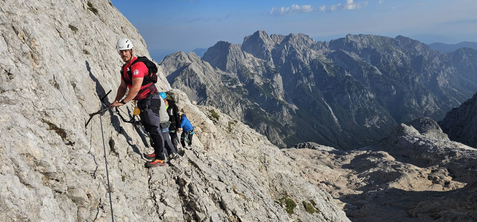 Drniški planinari popeli se na Triglav: 'Ne krijemo oduševljenje pogledima i prizorima koje nam pruža Triglav i Julijske Alpe'