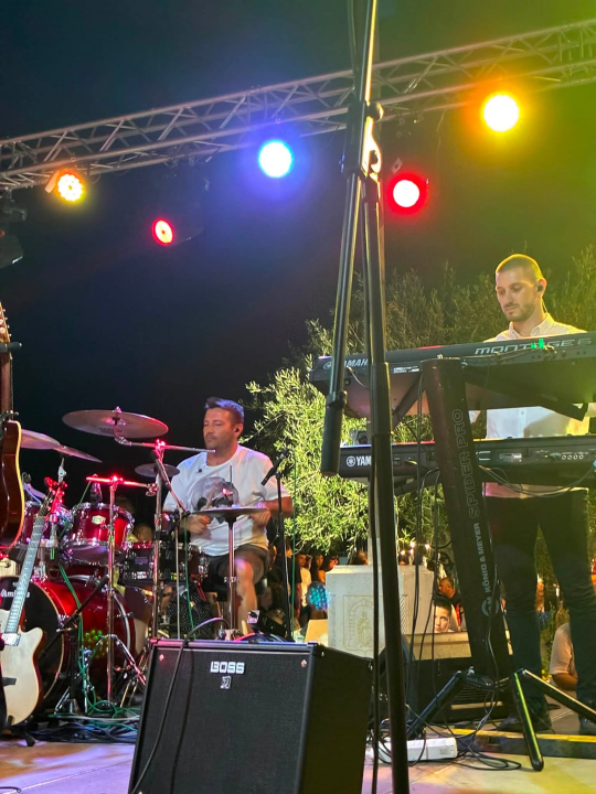 Pirovac svečano obilježio obljetnicu Oluje uz koncert Dalmatina, bakljadu i vatromet