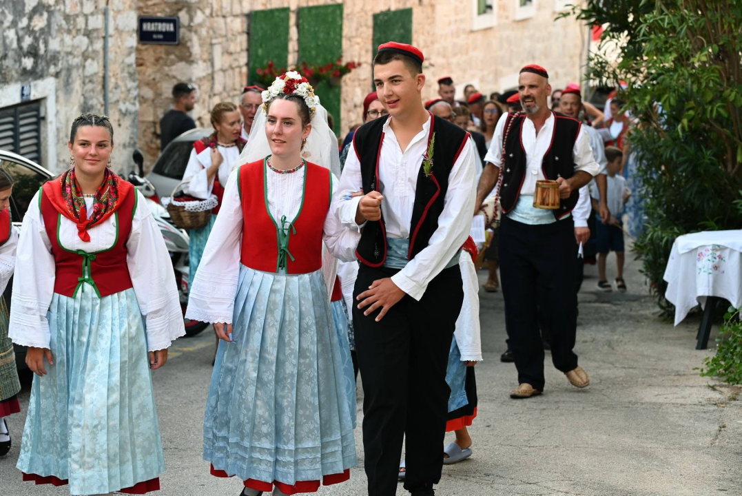 Murterski pir i ove godine vraća stare običaje na ulice