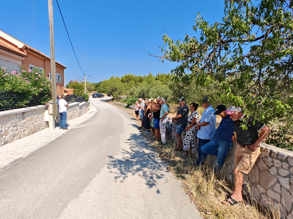 Postavljena spomen ploča na rodnoj kući Nikole Pulića u Bićinama