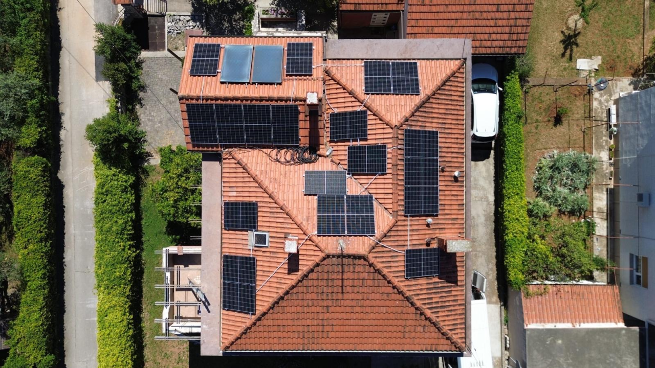 FOTO Uz šibensku tvrtku Elektro AB prijavite se na poticaje za ugradnju solarnih elektrana! 
