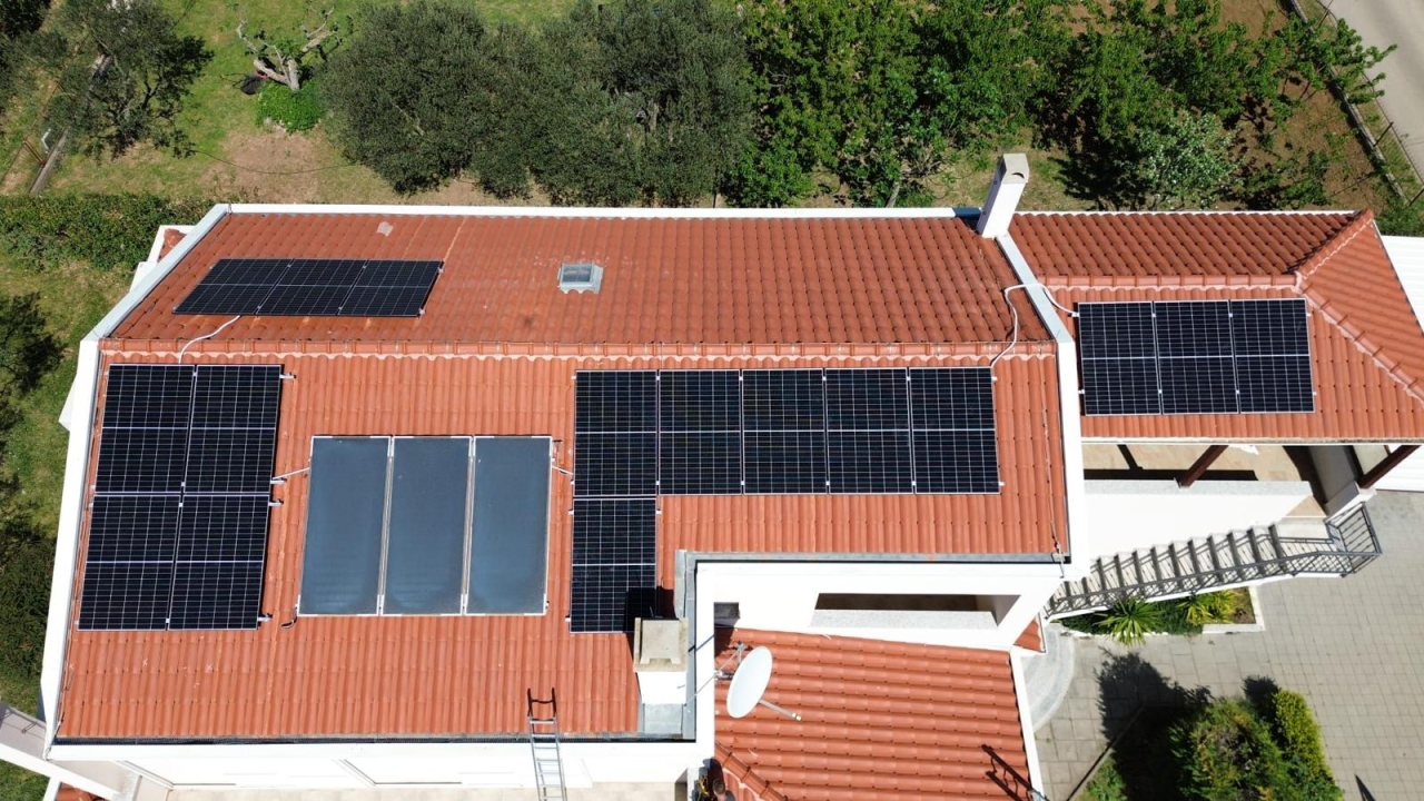 FOTO Uz šibensku tvrtku Elektro AB prijavite se na poticaje za ugradnju solarnih elektrana! 
