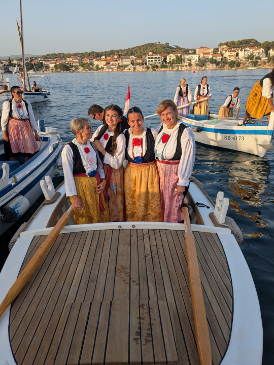 Nakon godina stanke održana ženska regata u drvenim gajetama