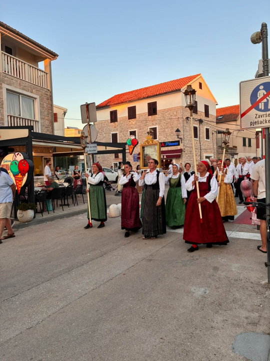 Procesija u Pirovcu