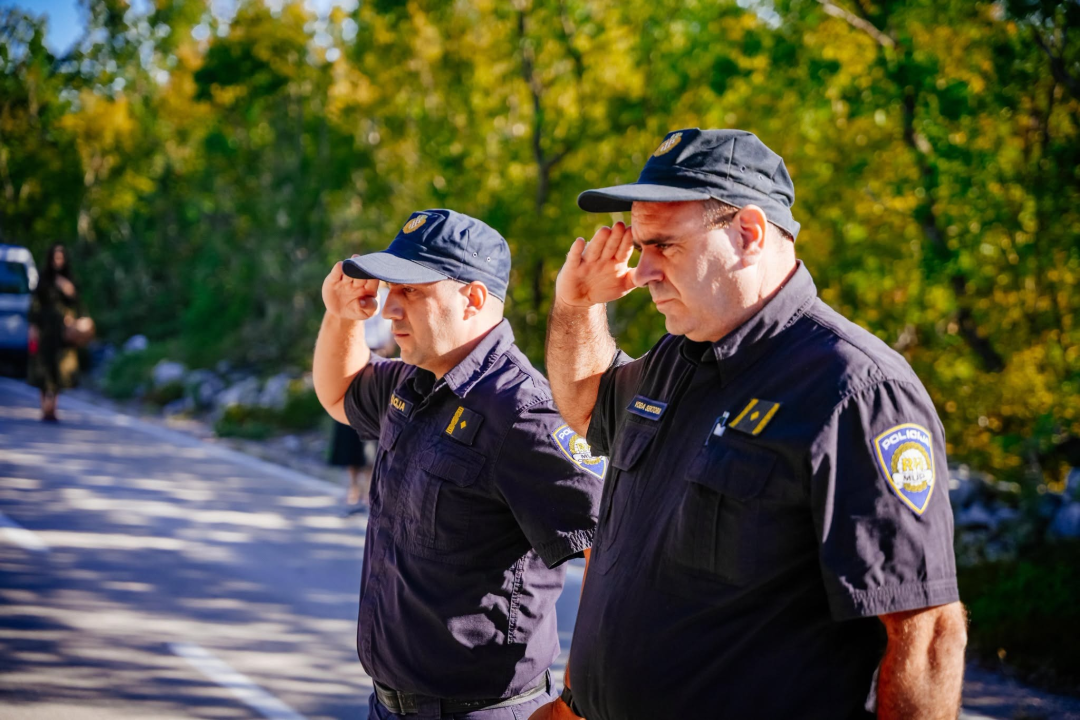 Polaganjem vijenaca obilježena 35. obljetnica stradanja branitelja i civila u Puljanima i Oklaju