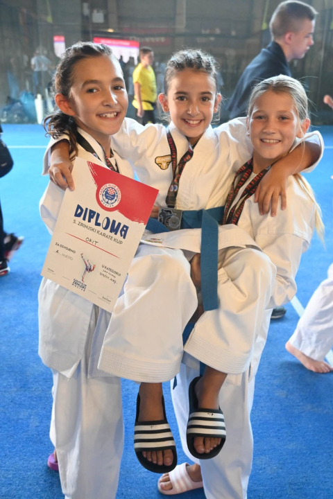 FOTO Karataši Okita u jednom vikendu na dva turnira do deset medalja u borbama i devet u katama