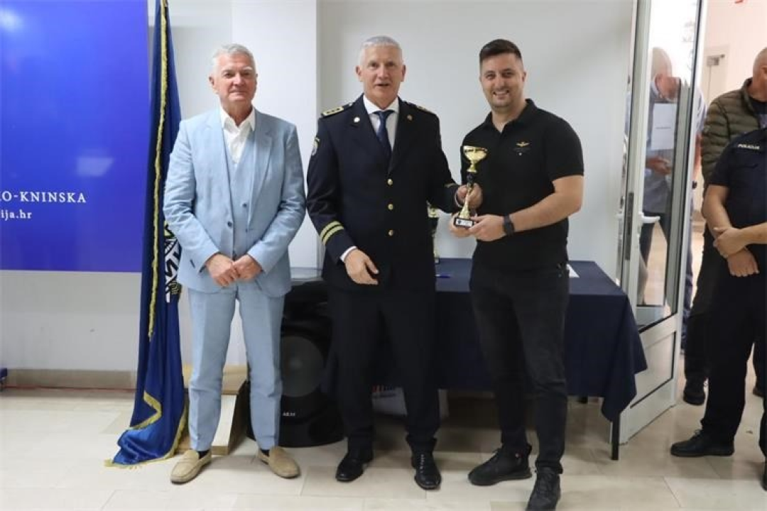Dan policije u Šibeniku: Pohvale za 13 službenika, evo tko je bio najbolji na terenu