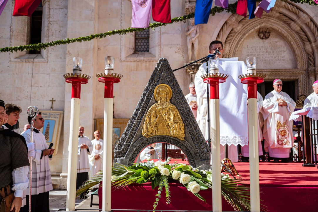 Šibenik proslavio svog zaštitnika: Održana svečana procesija i misa povodom blagdana sv. Mihovila