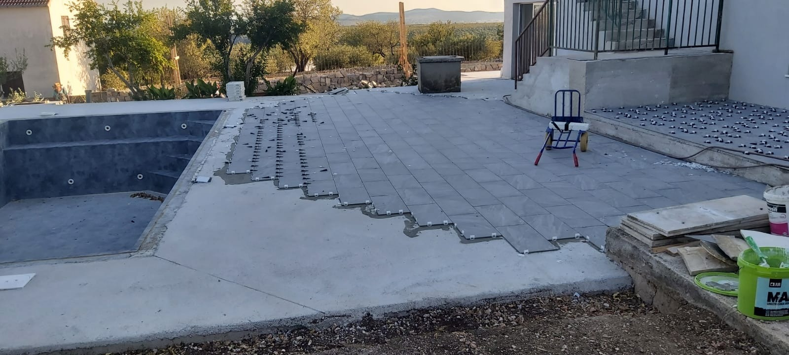 Bilo da se radi o manjoj adaptaciji ili većem građevinskom projektu, s Vitez Gradnjom nećete pogriješiti!