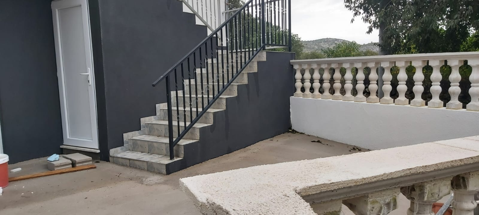 Bilo da se radi o manjoj adaptaciji ili većem građevinskom projektu, s Vitez Gradnjom nećete pogriješiti!