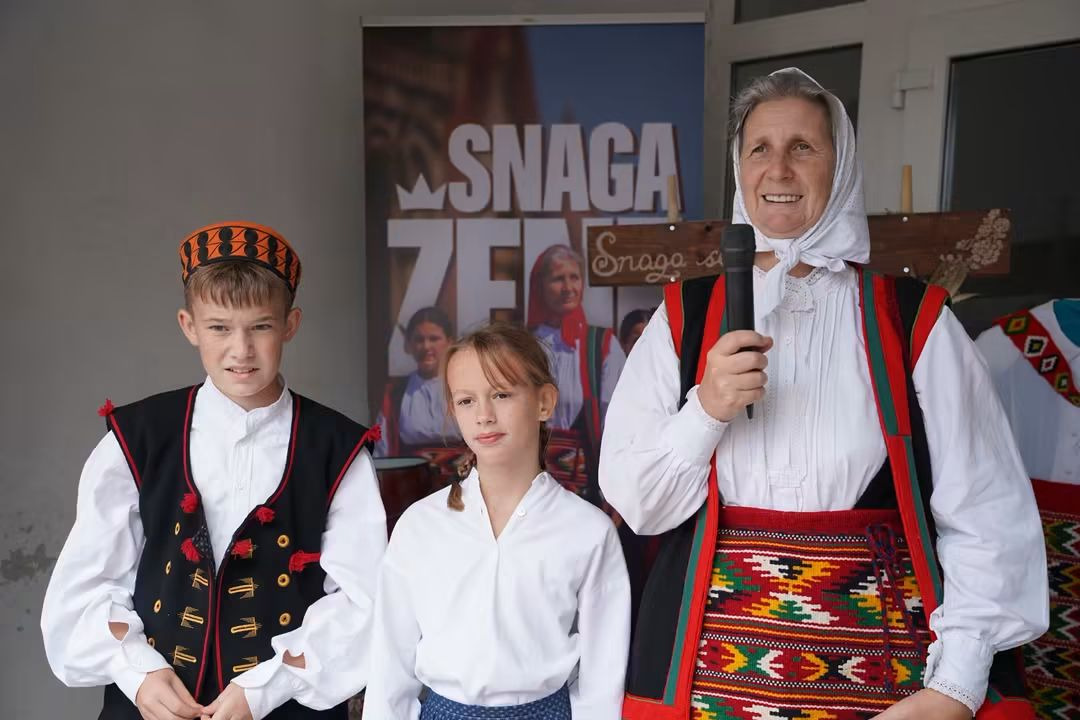 Domaći proizvodi i velike priče: Pakovo Selo ugostilo sajam seoskih žena 