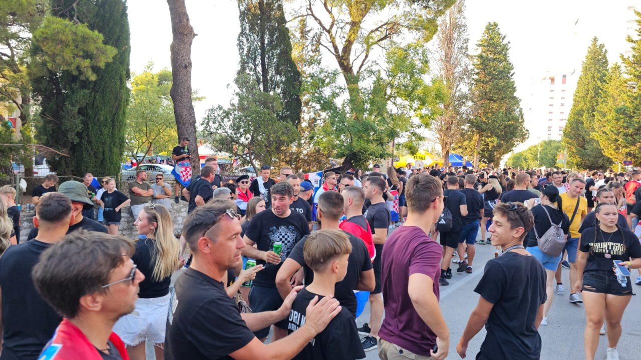 Thompsonovi obožavatelji ispunili Šubićevac 