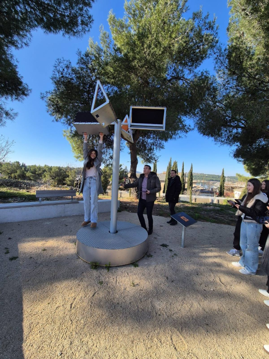 Kninski osnovnoškolci uronili u svijet novih tehnologija