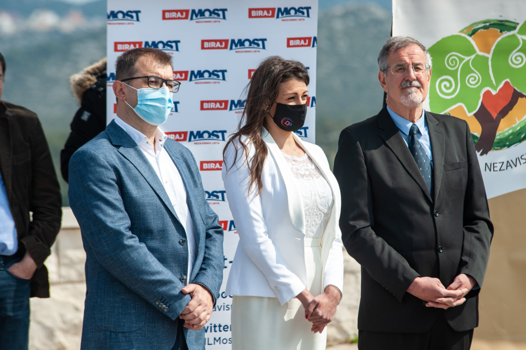 Most i Domovinski pokret na šibenskom mostu predstavili kandidate za župana i gradonačelnika  