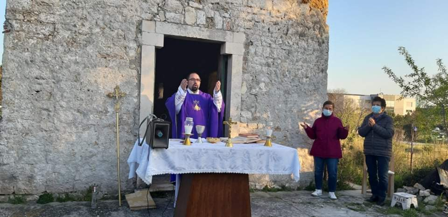 Na Vidicima održan Križni put od crkve sv. Petra do crkve sv. Mare