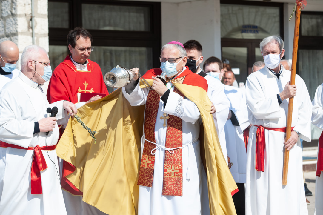 Procesijom, misom i blagoslovom maslinovih grančica Šibenčani proslavili Cvjetnicu   